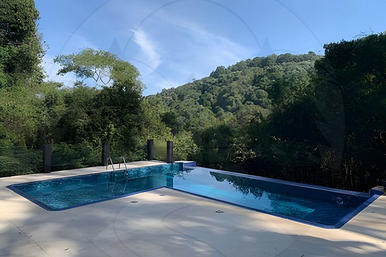 Suíte c/ Café, Hidro, Lareira e Piscina - 20min SP