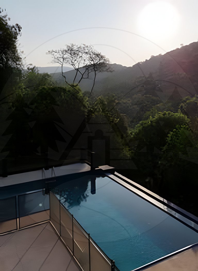 Suíte c/ Café, Hidro, Lareira e Piscina - 20min SP