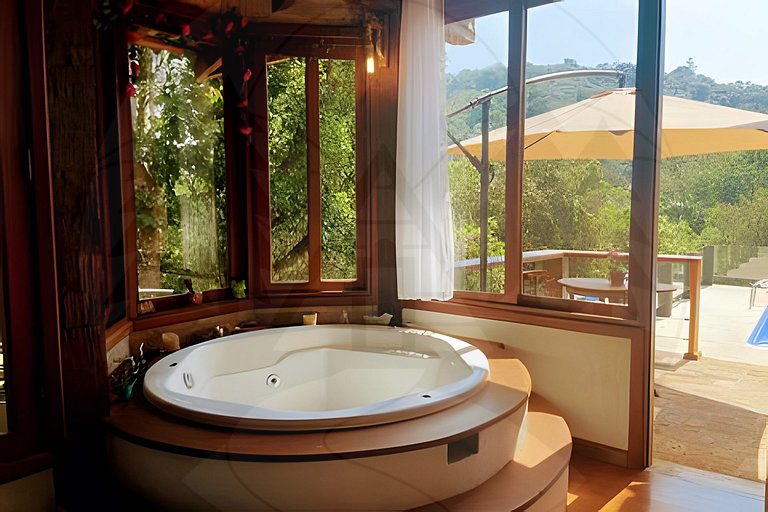 Suíte c/ Café, Hidro, Lareira e Piscina - 20min SP