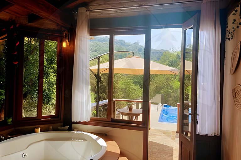 Suíte c/ Café, Hidro, Lareira e Piscina - 20min SP