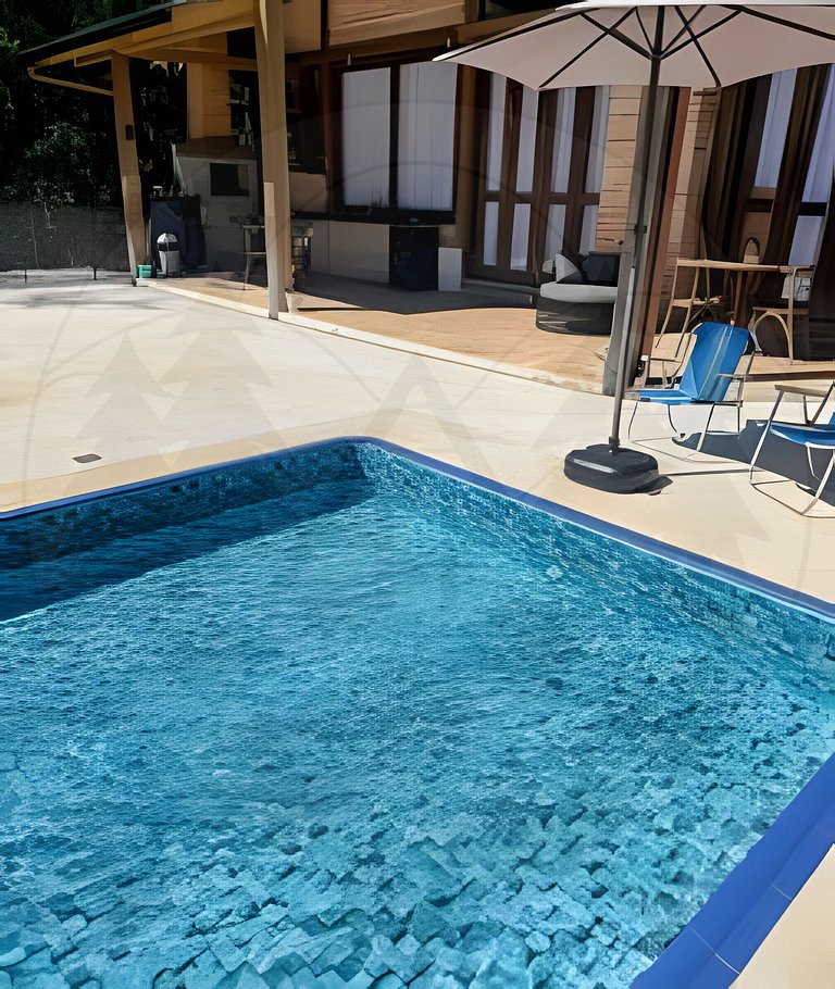 Suíte c/ Café, Hidro, Lareira e Piscina - 20min SP