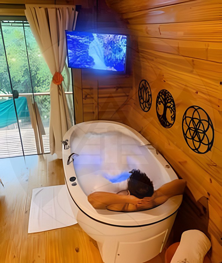 Cabana do Bosque com Hidromassagem e Café da manhã