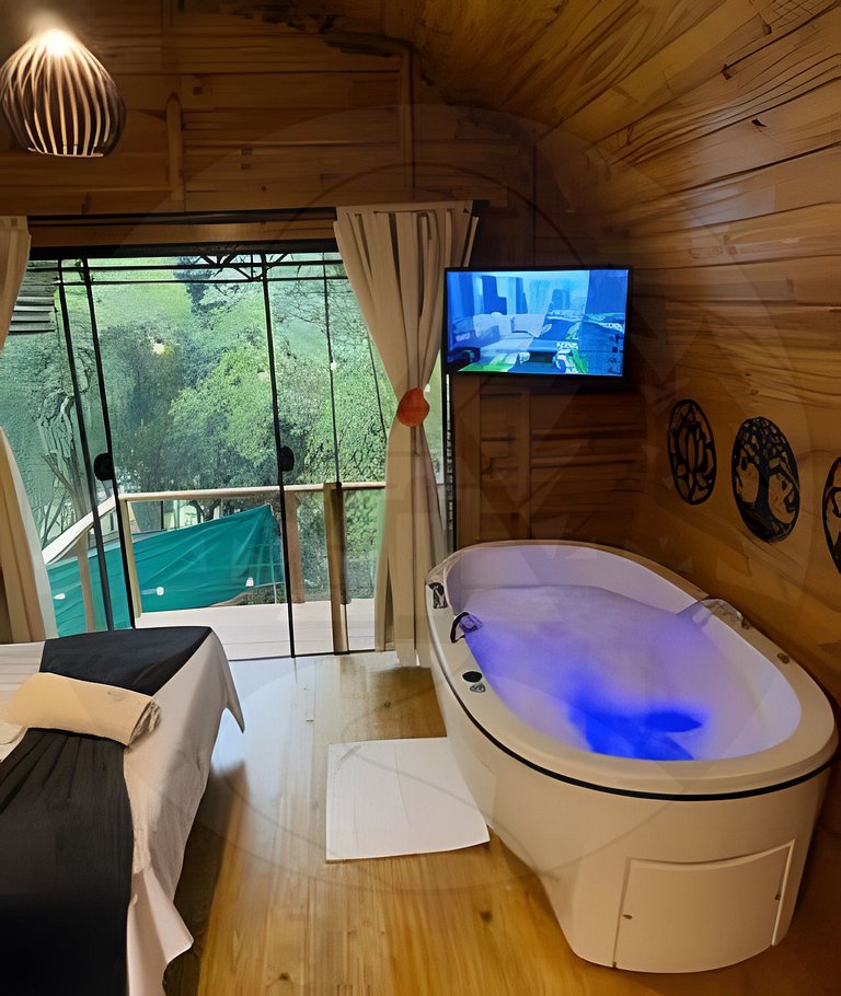 Cabana do Bosque com Hidromassagem e Café da manhã