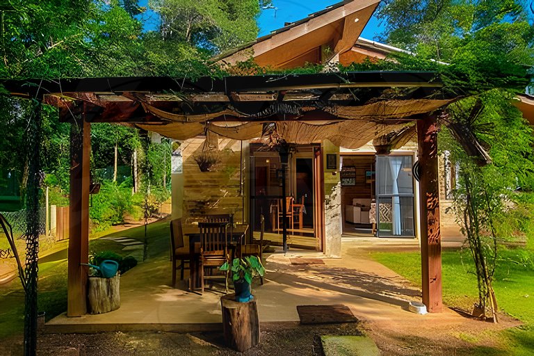 Refúgio com Hidro e Lareira na Serra da Cantareira