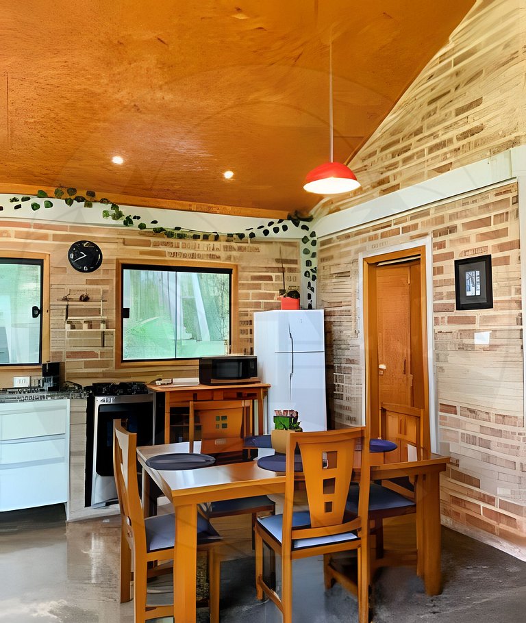 Refúgio com Hidro e Lareira na Serra da Cantareira