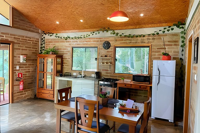 Refúgio com Hidro e Lareira na Serra da Cantareira