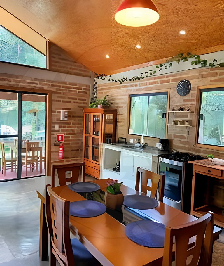 Refúgio com Hidro e Lareira na Serra da Cantareira