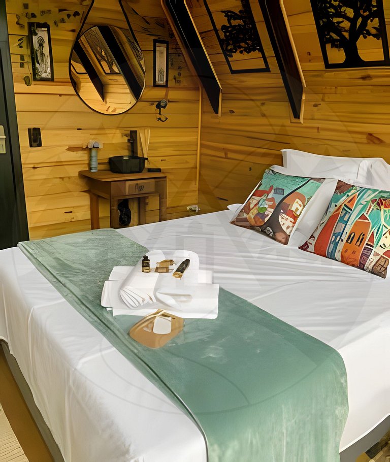 Cabana c/ Hidro, Lareira e Café na Rota do Vinho