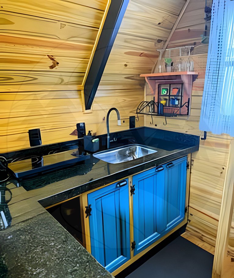 Cabana c/ Hidro, Lareira e Café na Rota do Vinho