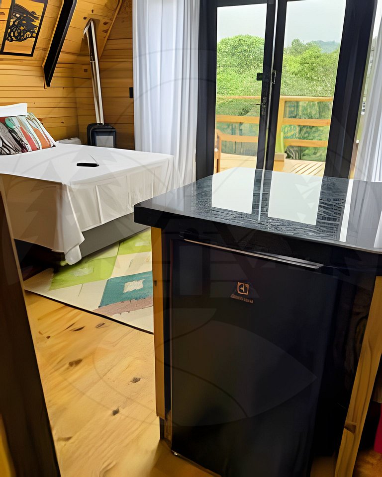 Cabana c/ Hidro, Lareira e Café na Rota do Vinho