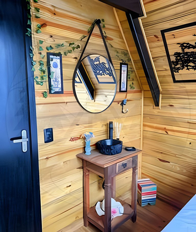 Cabana c/ Hidro, Lareira e Café na Rota do Vinho