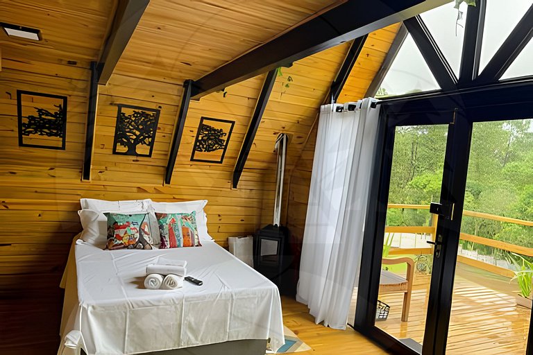 Cabana c/ Hidro, Lareira e Café na Rota do Vinho