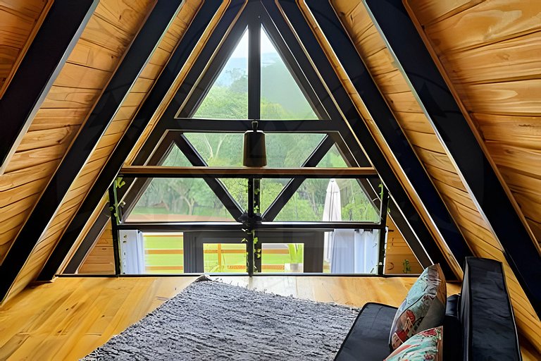 Cabana c/ Hidro, Lareira e Café na Rota do Vinho