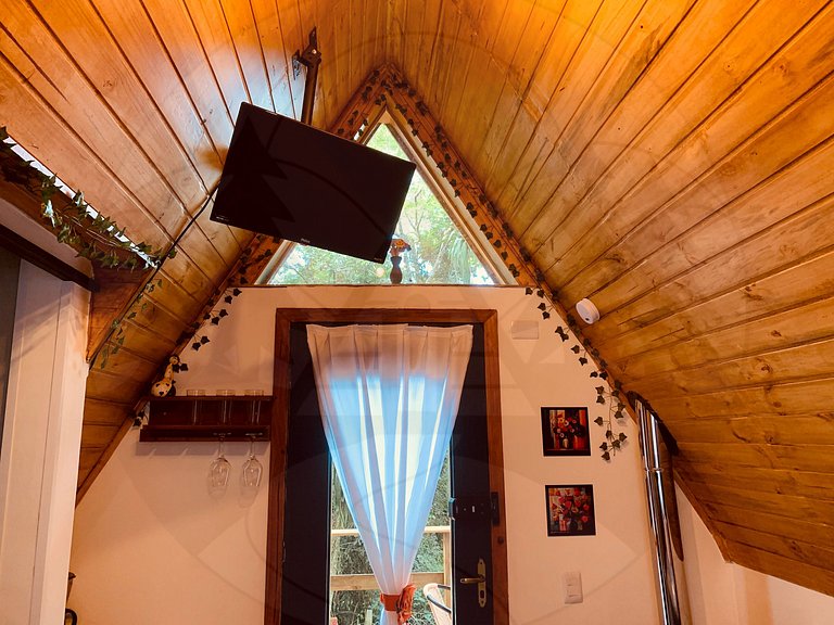 Cabana c/ Hidromassagem e Lareira na Rota do Vinho