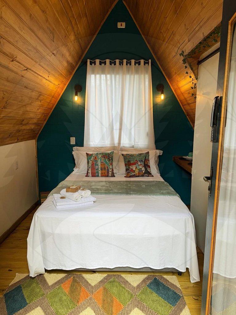 Cabana c/ Hidromassagem e Lareira na Rota do Vinho