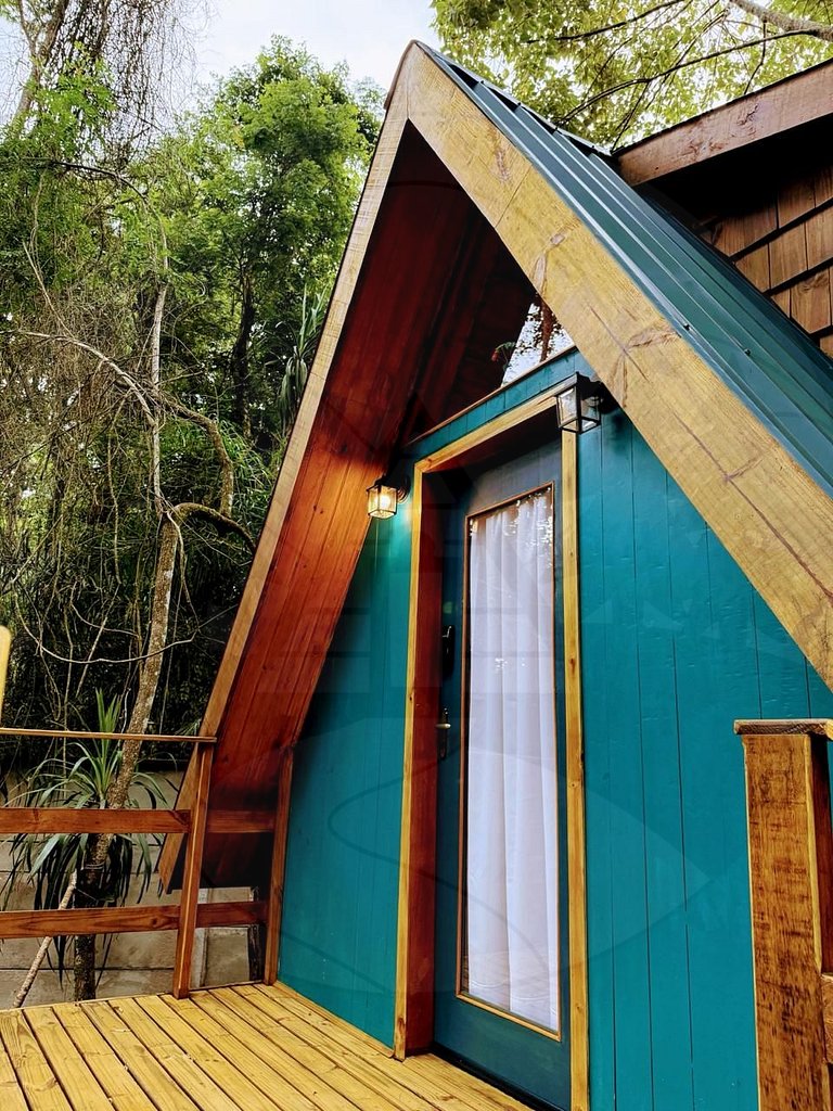 Cabana c/ Hidromassagem e Lareira na Rota do Vinho