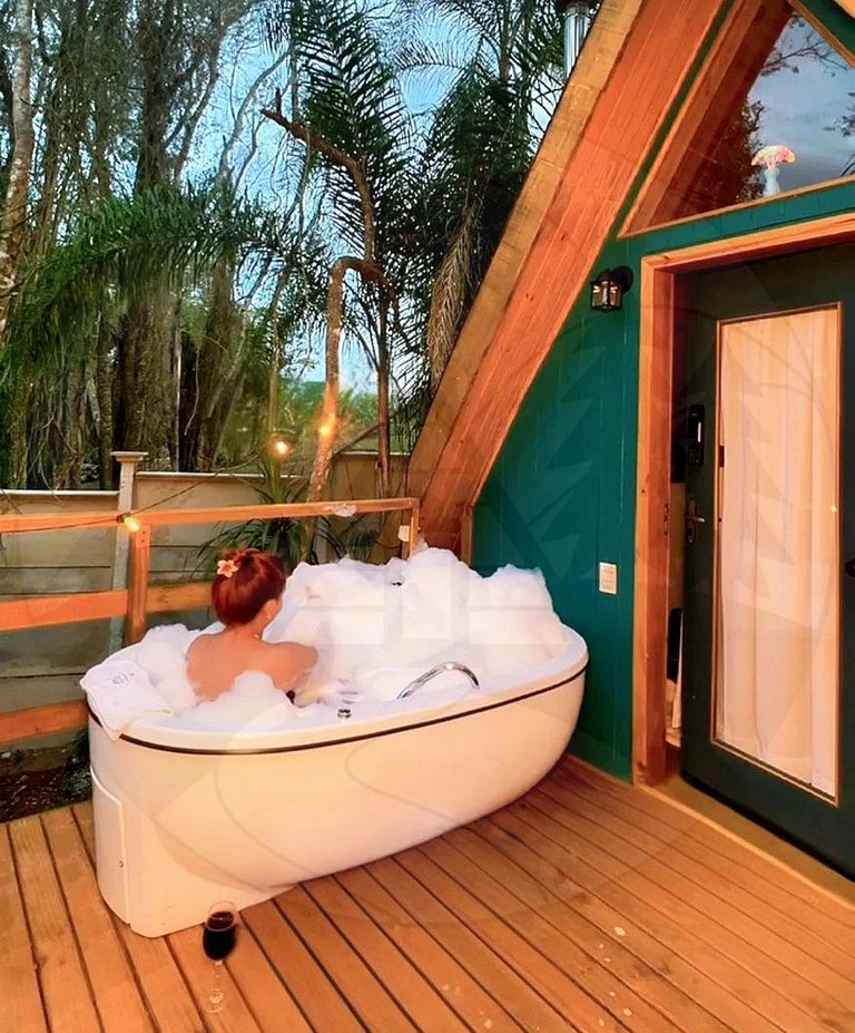 Cabana c/ Hidromassagem e Lareira na Rota do Vinho