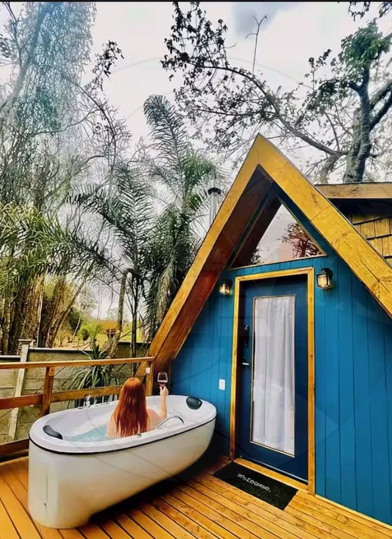 Cabana c/ Hidromassagem e Lareira na Rota do Vinho