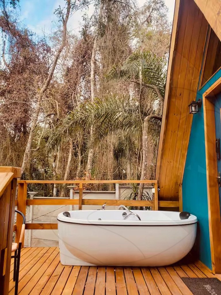 Cabana c/ Hidromassagem e Lareira na Rota do Vinho