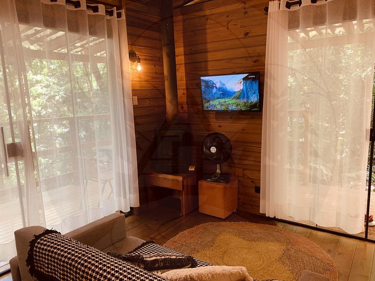 Cabana na Serra da Cantareira com Hidro e Lareira