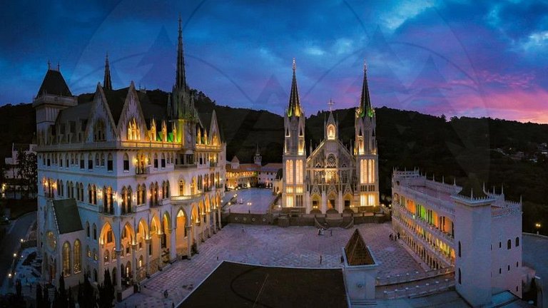 Cabana na Serra da Cantareira com Hidro e Lareira
