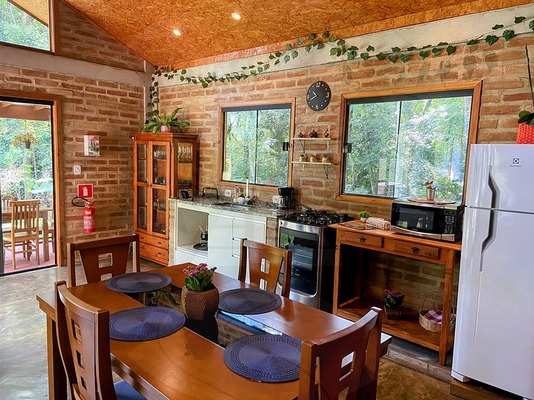 Refúgio com Hidro e Lareira na Serra da Cantareira