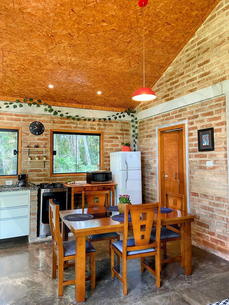 Refúgio com Hidro e Lareira na Serra da Cantareira