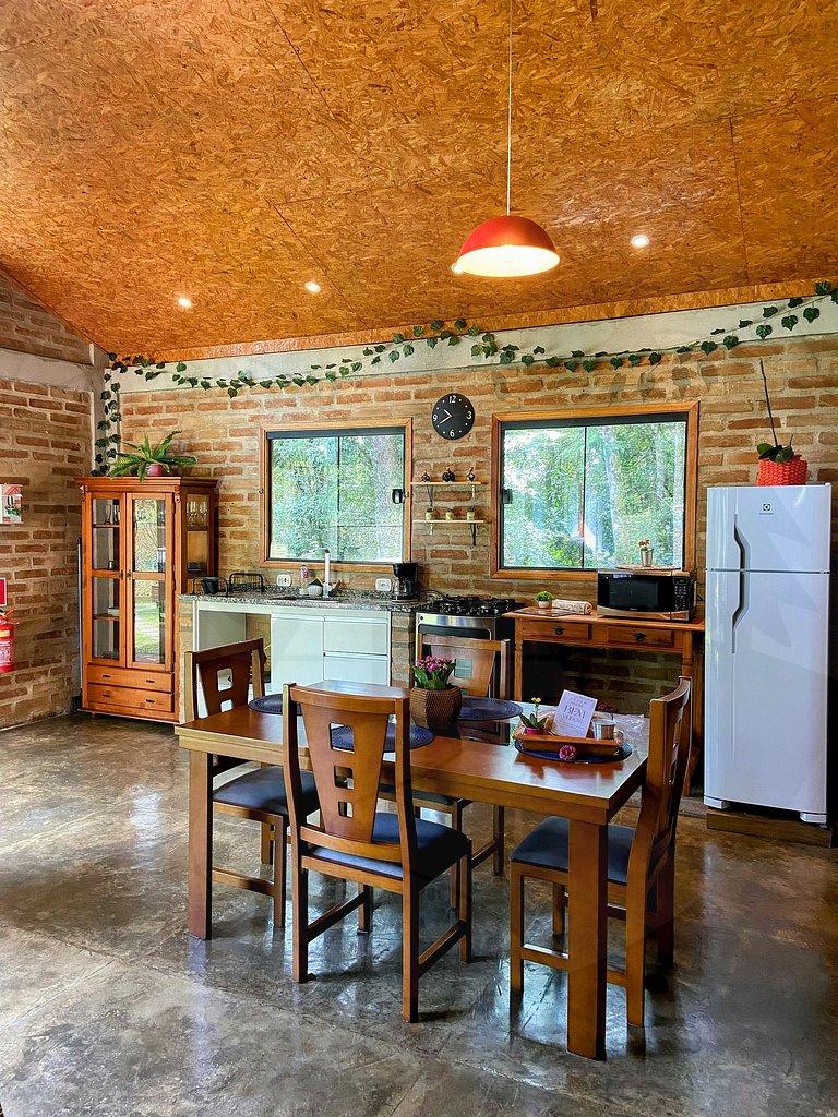 Refúgio com Hidro e Lareira na Serra da Cantareira