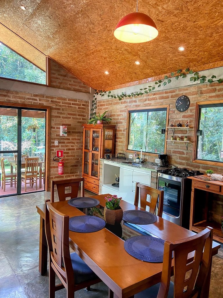 Refúgio com Hidro e Lareira na Serra da Cantareira