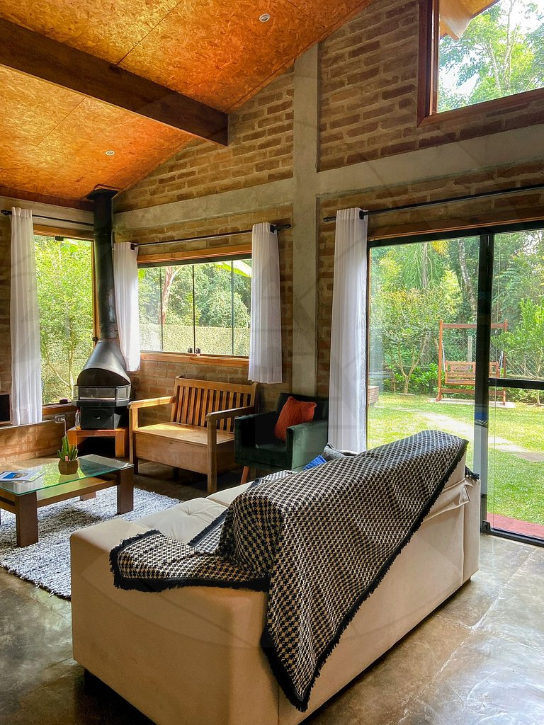 Refúgio com Hidro e Lareira na Serra da Cantareira