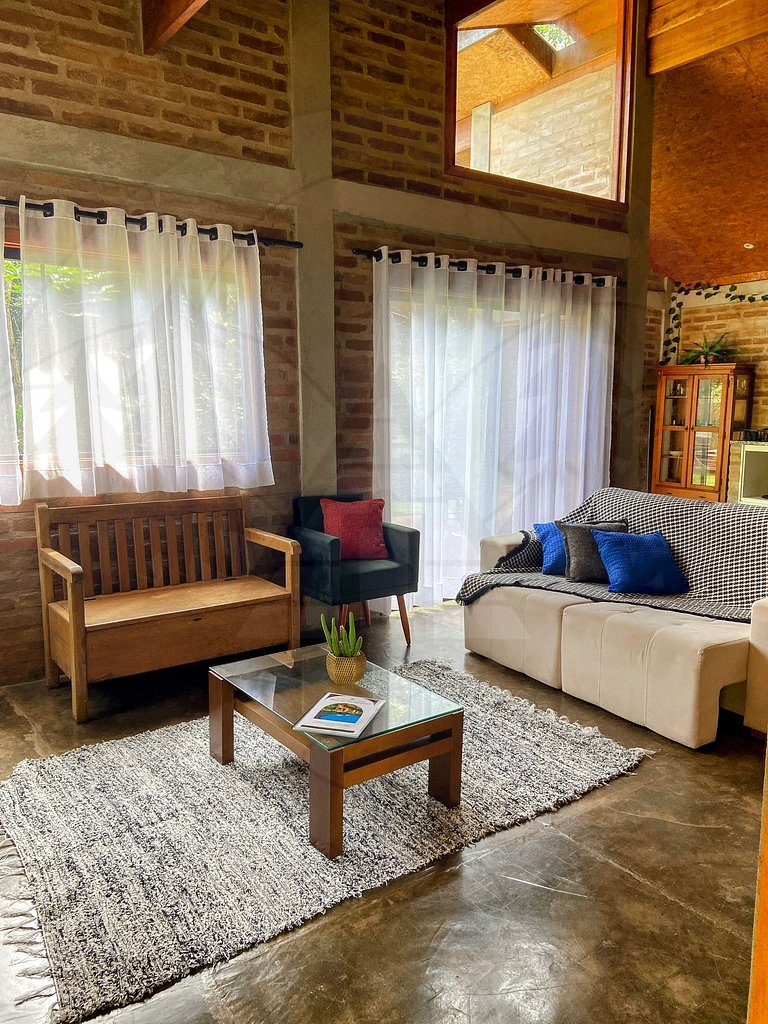 Refúgio com Hidro e Lareira na Serra da Cantareira