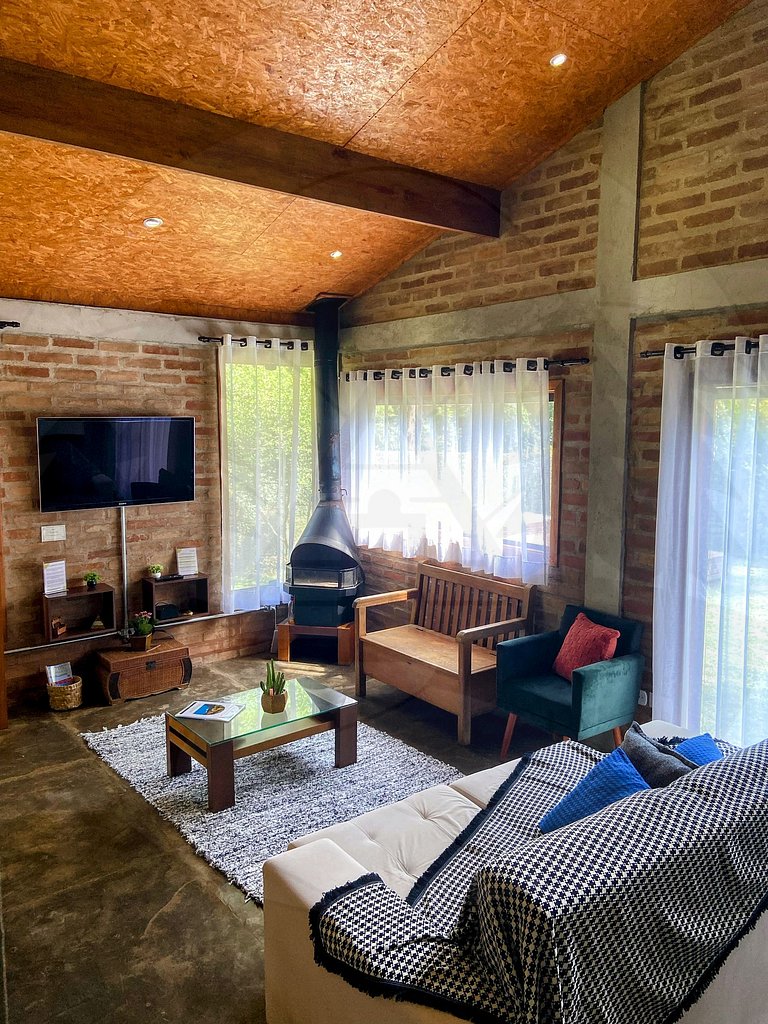 Refúgio com Hidro e Lareira na Serra da Cantareira