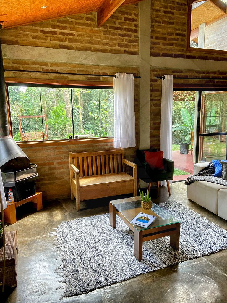 Refúgio com Hidro e Lareira na Serra da Cantareira