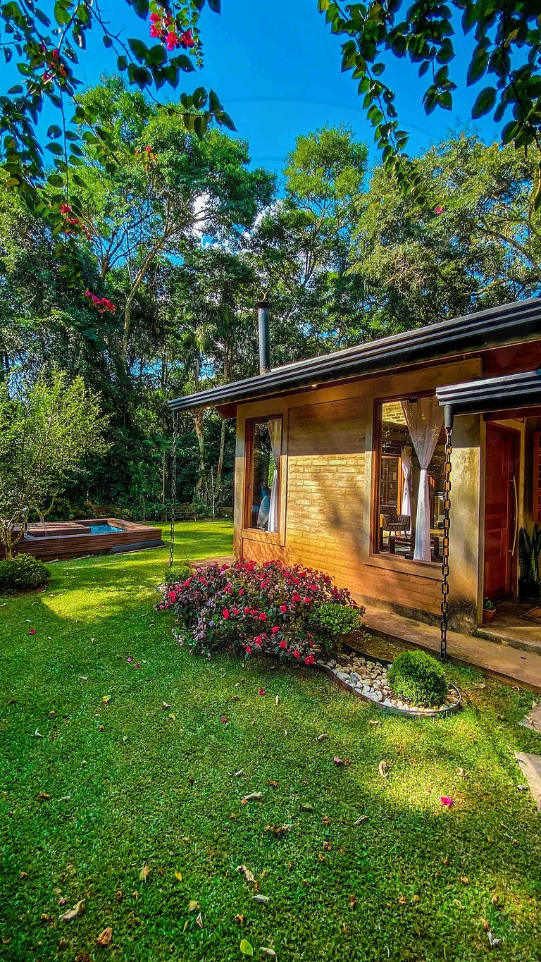 Refúgio com Hidro e Lareira na Serra da Cantareira