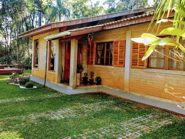 Refúgio com Hidro e Lareira na Serra da Cantareira