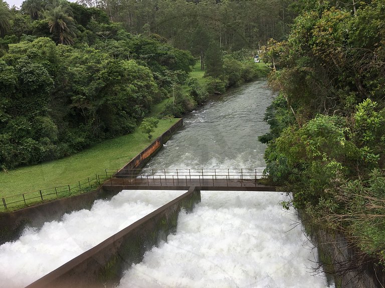 Suíte c/ Hidro, Lareira e Piscina - 20min SP