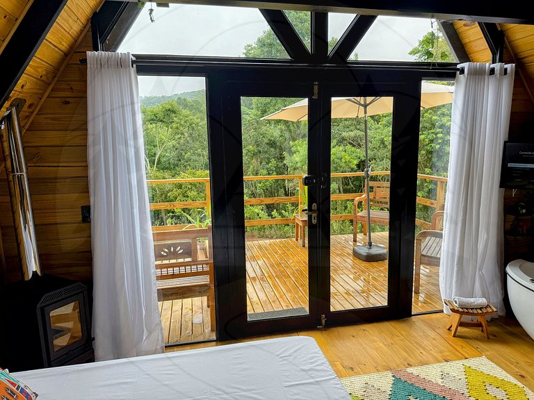 Cabana c/ Hidro, Lareira e Café na Rota do Vinho