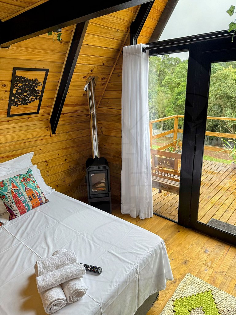 Cabana c/ Hidro, Lareira e Café na Rota do Vinho