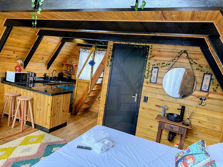 Cabana c/ Hidro, Lareira e Café na Rota do Vinho