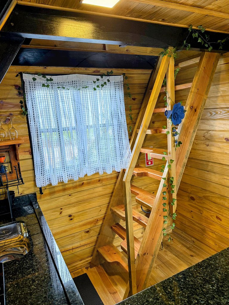 Cabana c/ Hidro, Lareira e Café na Rota do Vinho