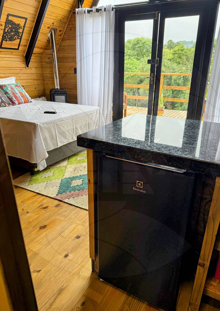 Cabana c/ Hidro, Lareira e Café na Rota do Vinho