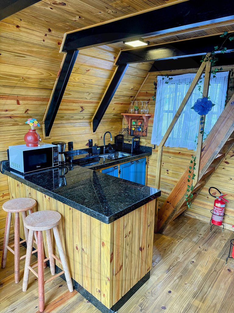 Cabana c/ Hidro, Lareira e Café na Rota do Vinho