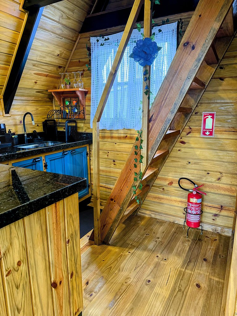 Cabana c/ Hidro, Lareira e Café na Rota do Vinho