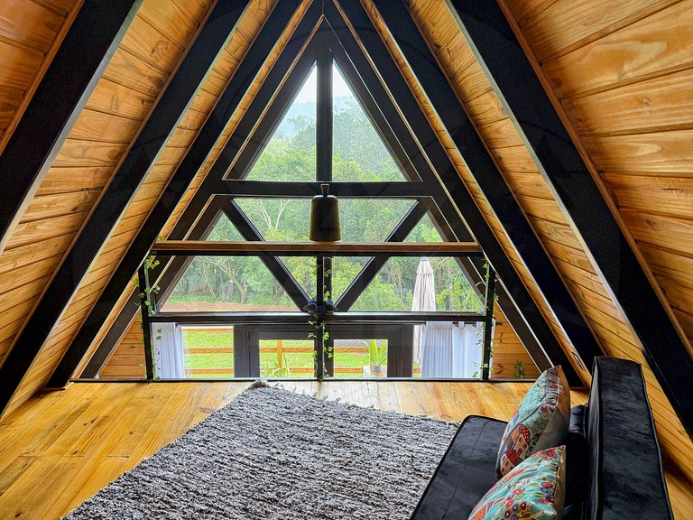 Cabana c/ Hidro, Lareira e Café na Rota do Vinho