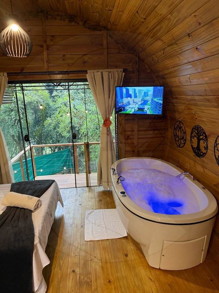 Cabana Barril do Bosque c/ Hidro e Café da manhã