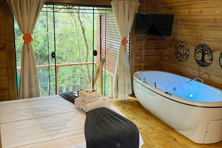 Cabana Barril do Bosque c/ Hidro e Café da manhã