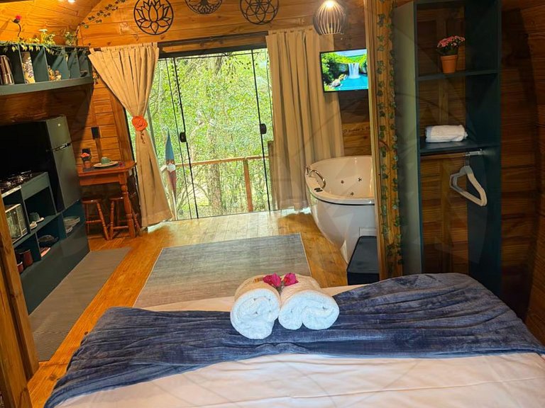 Cabana Barril do Lago com Hidro e Café da Manhã