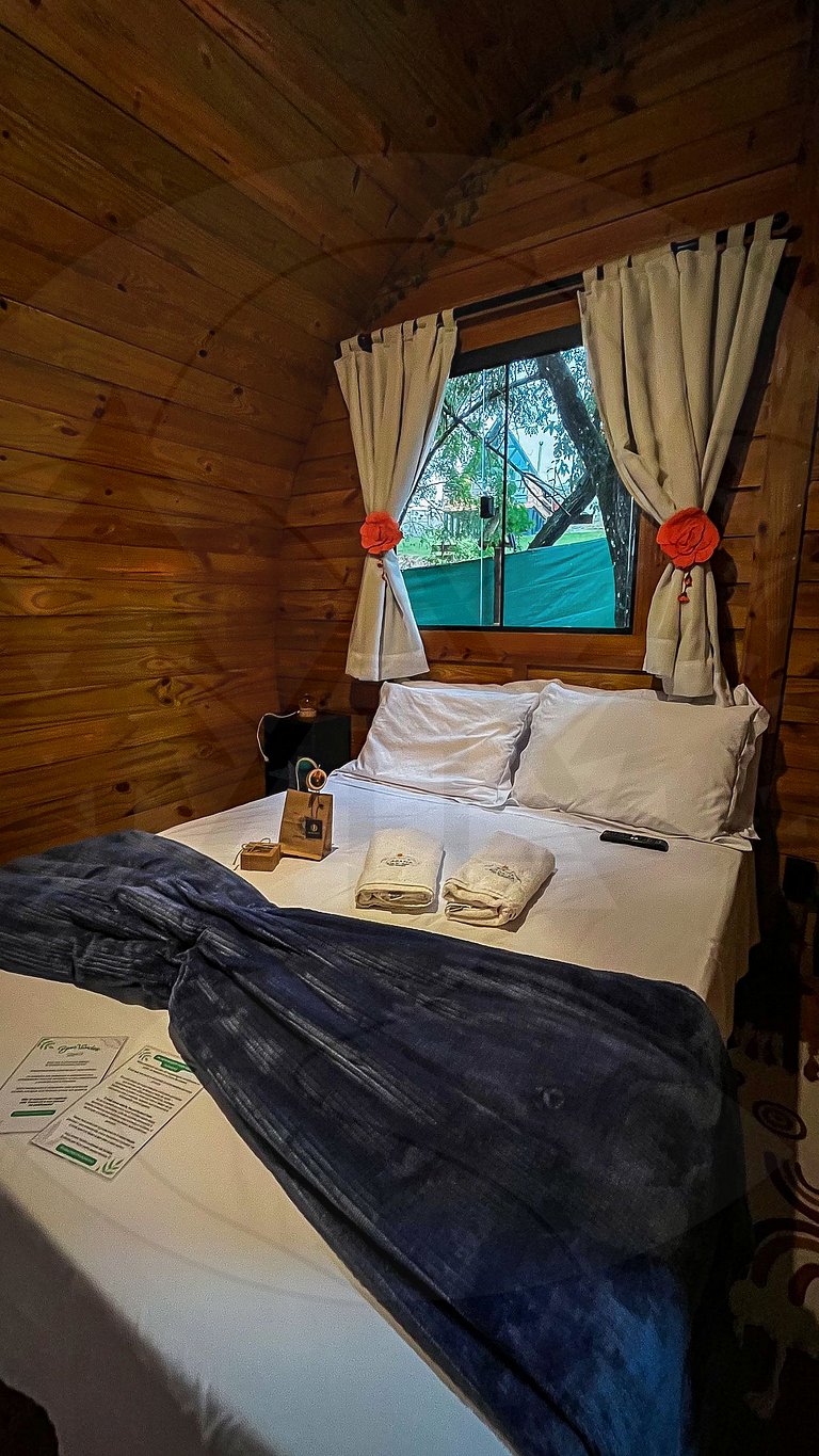 Cabana Barril do Lago com Hidro e Café da Manhã