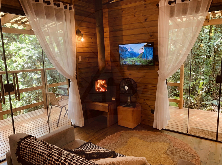 Cabana na Serra da Cantareira com Hidro e Lareira