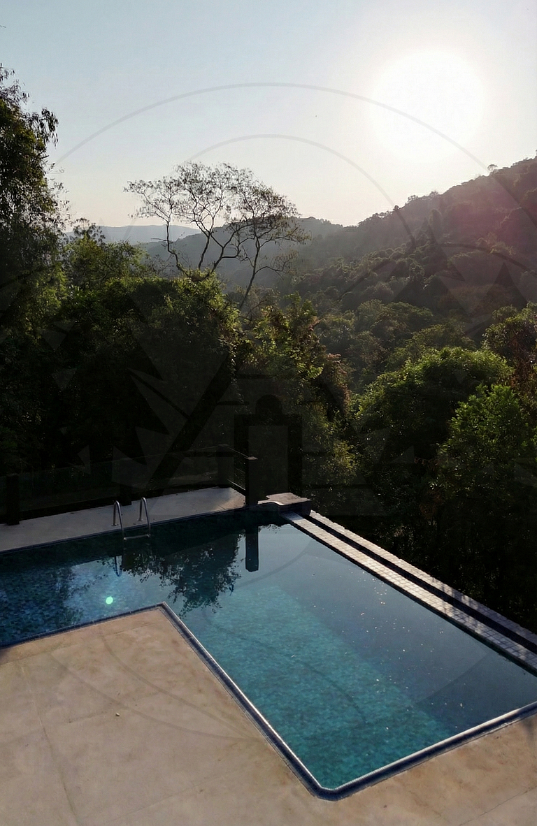 Suíte c/ Café, Hidro, Lareira e Piscina - 20min SP